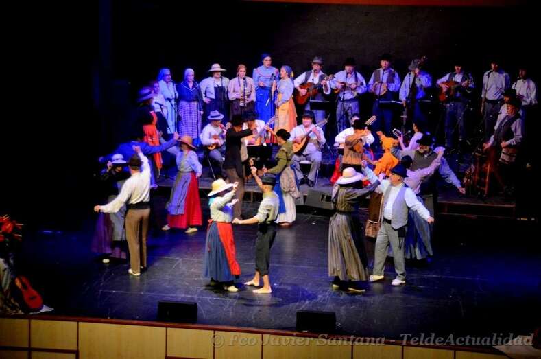 Momento del acto de este sábado celebrado en el Centro Cultural Guaires (Foto Francisco Javier Santana)